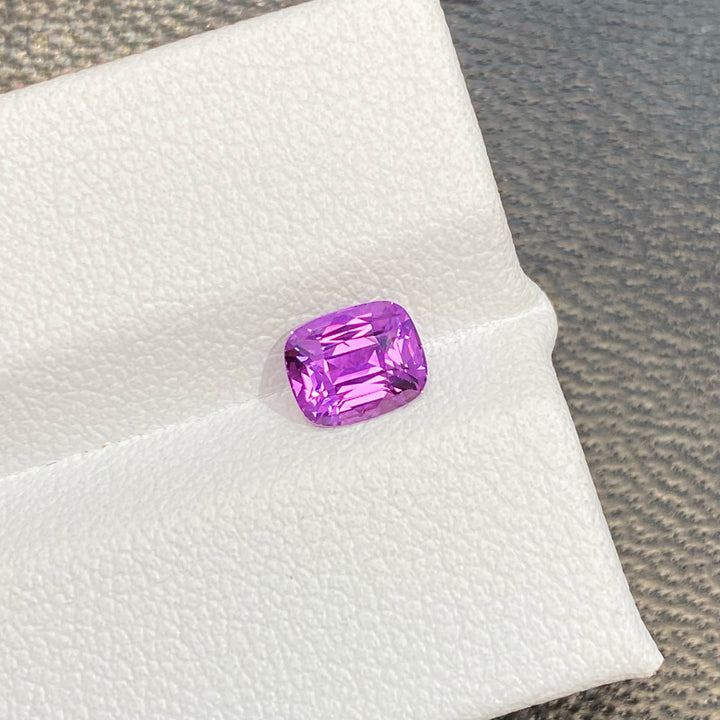 1.05ct 天然无烧紫色蓝宝石裸石戒面
