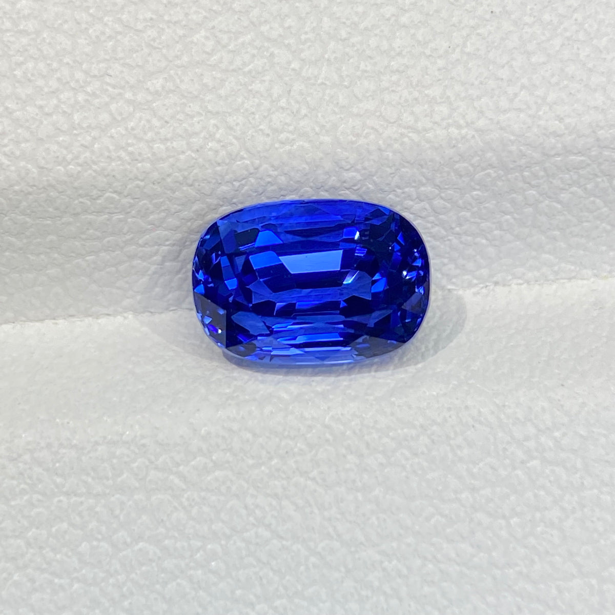 2.35ct 枕形 矢车菊 天然蓝宝石裸石 GUILD认证