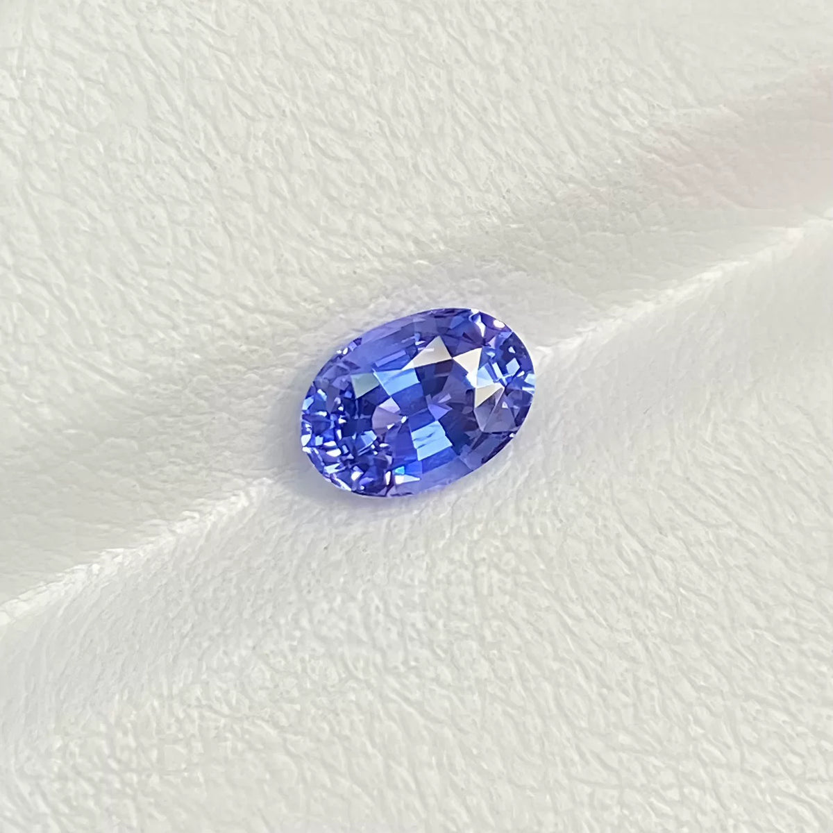 1.02ct 椭圆形天然冰川蓝蓝宝石裸石