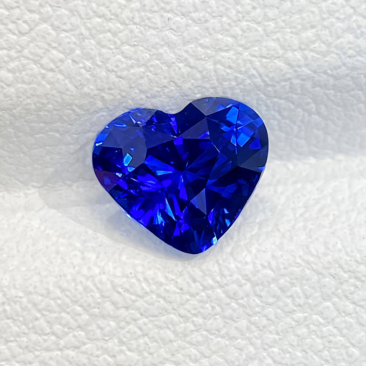 1.69ct 明亮皇家蓝 天然蓝宝石裸石 爱心形 全净体 Guild认证