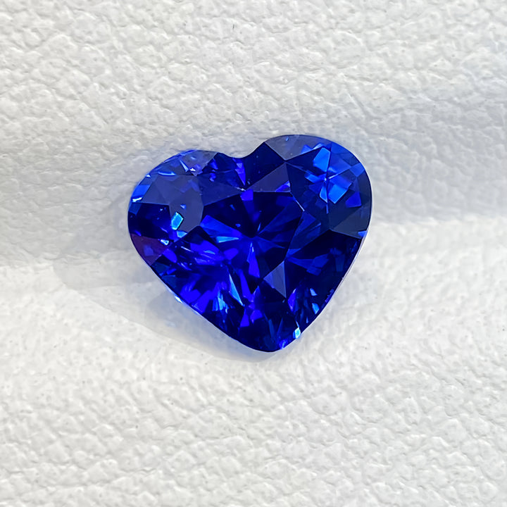 1.69ct 明亮皇家蓝 天然蓝宝石裸石 爱心形 全净体 Guild认证