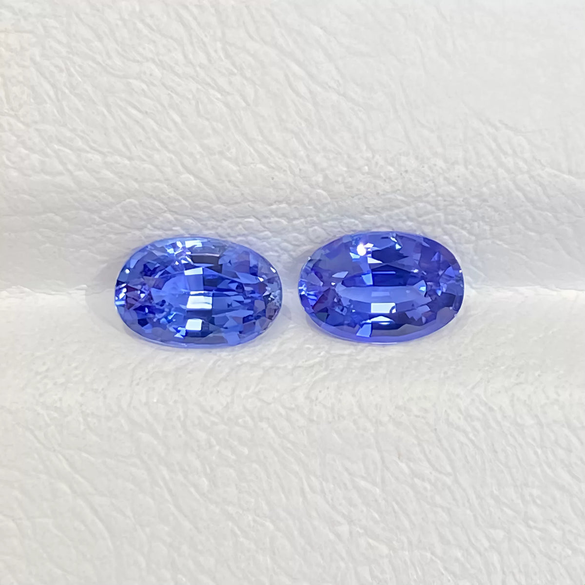 0.68+0.60ct 天然矢车菊蓝宝石裸石一对