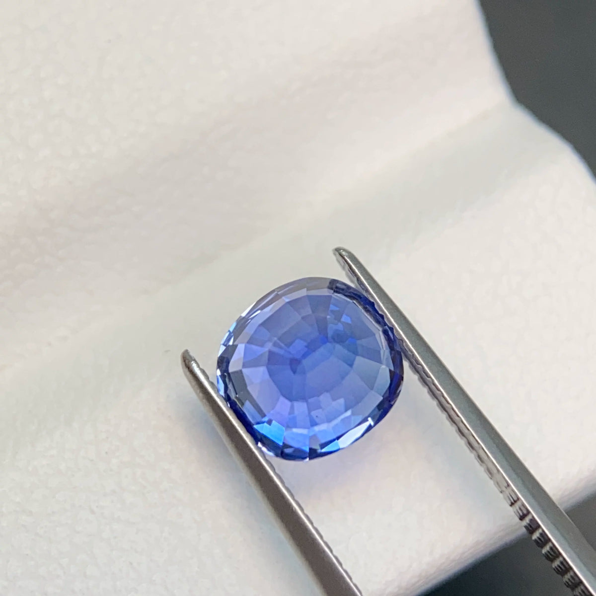 1.85ct 枕形 椭圆形 矢车菊 天然蓝宝石裸石 GUILD认证