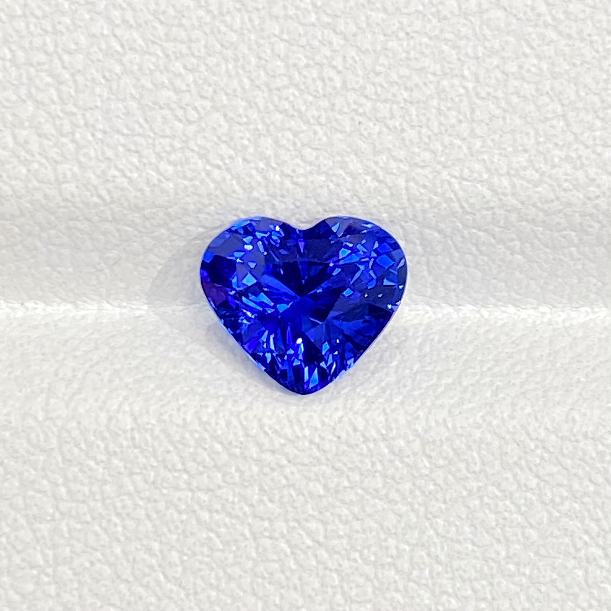1.69ct 明亮皇家蓝 天然蓝宝石裸石 爱心形 全净体 Guild认证