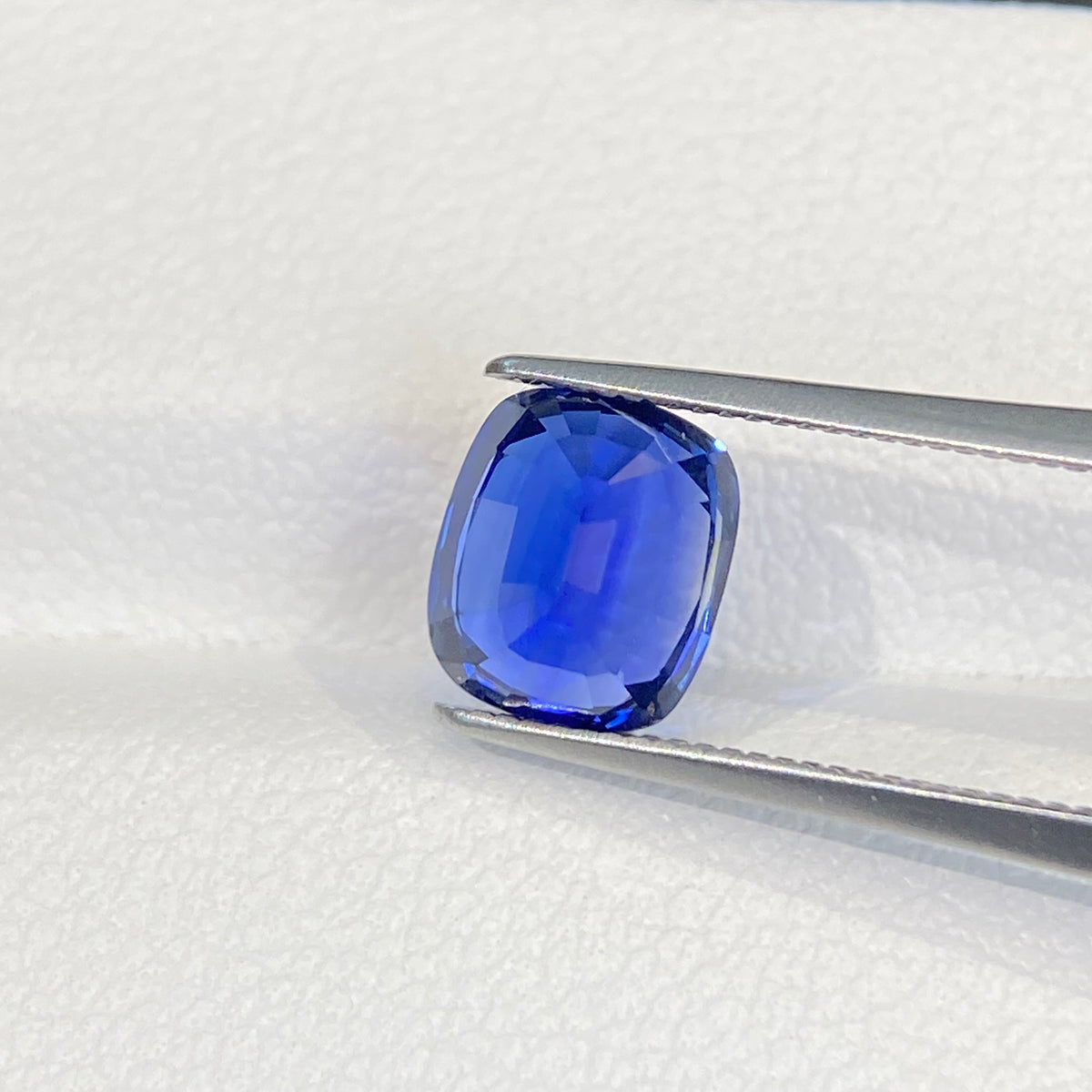 2.40ct 天然蓝宝石 色标皇家蓝 裸石 全干净 玻璃体  GUILD认证