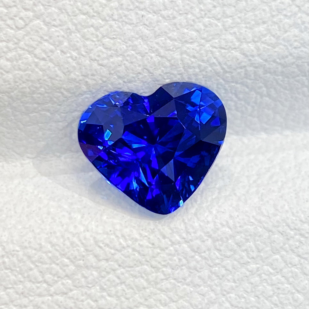 1.69ct 明亮皇家蓝 天然蓝宝石裸石 爱心形 全净体 Guild认证