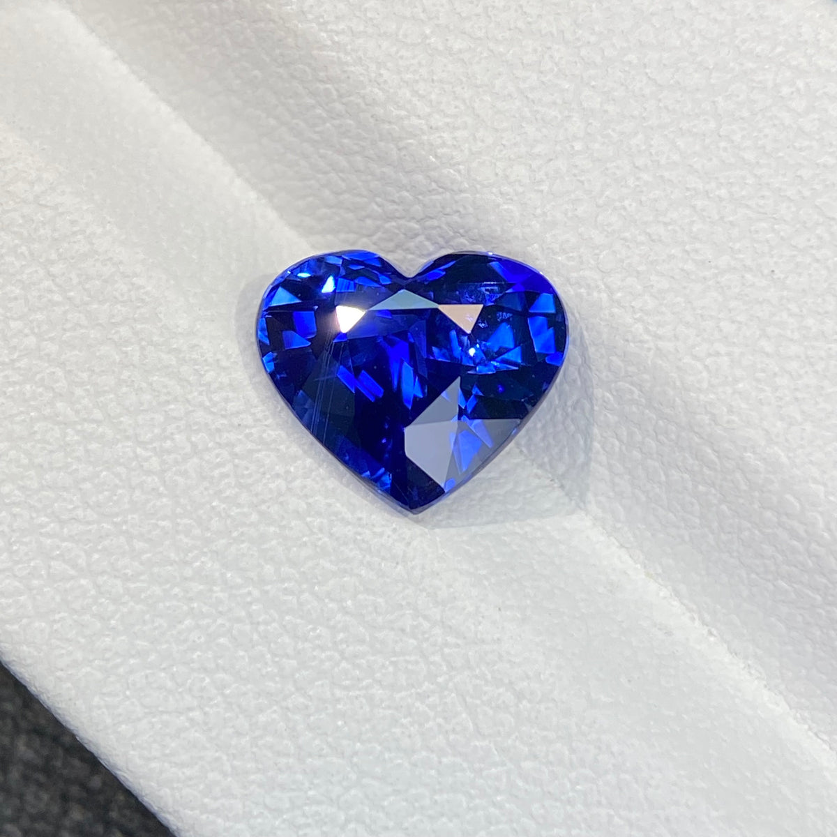 2.94ct 爱心 天然蓝宝石 皇家蓝裸石 肉眼干净 GUILD认证