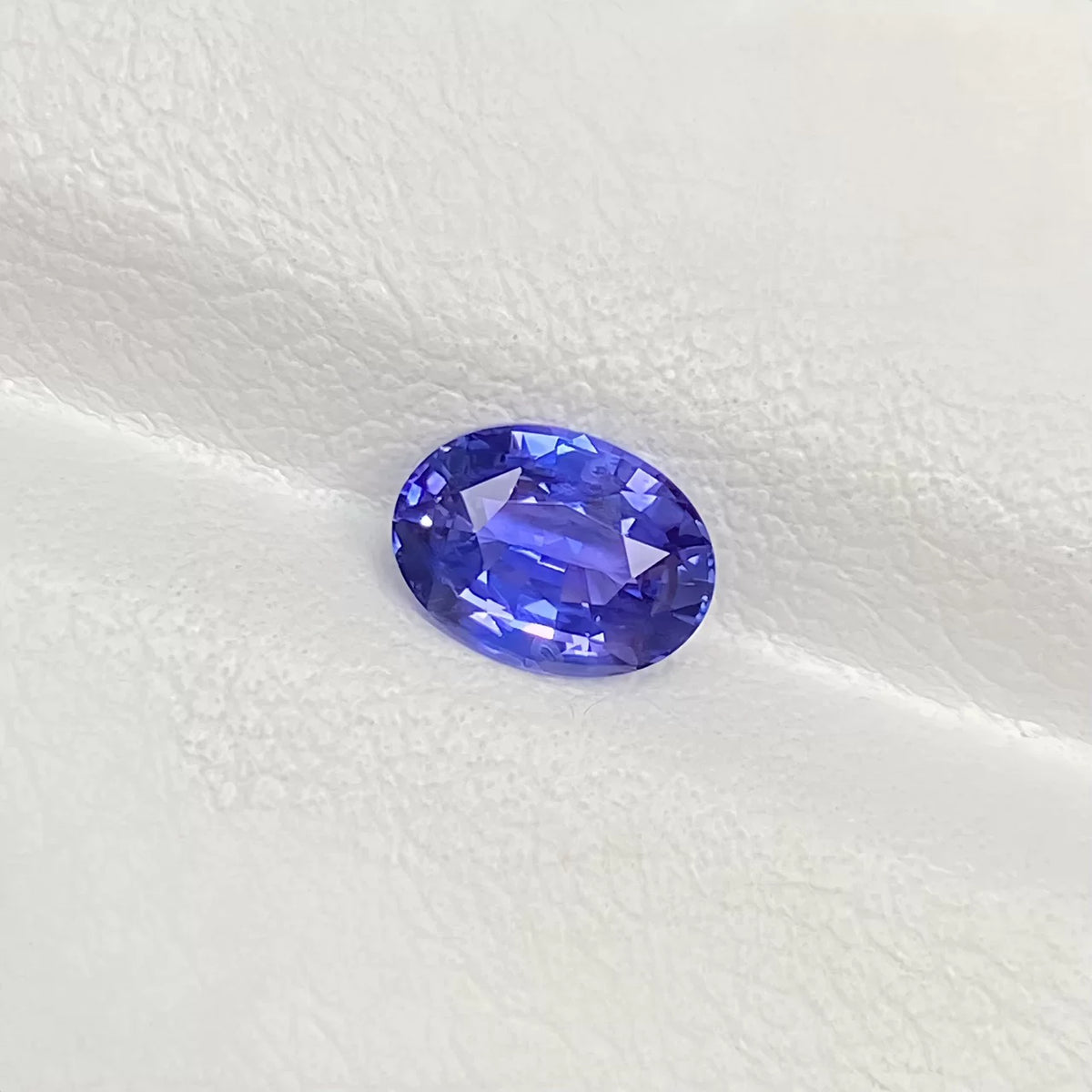 1.06ct 椭圆形薰衣草色天然紫色蓝宝石裸石