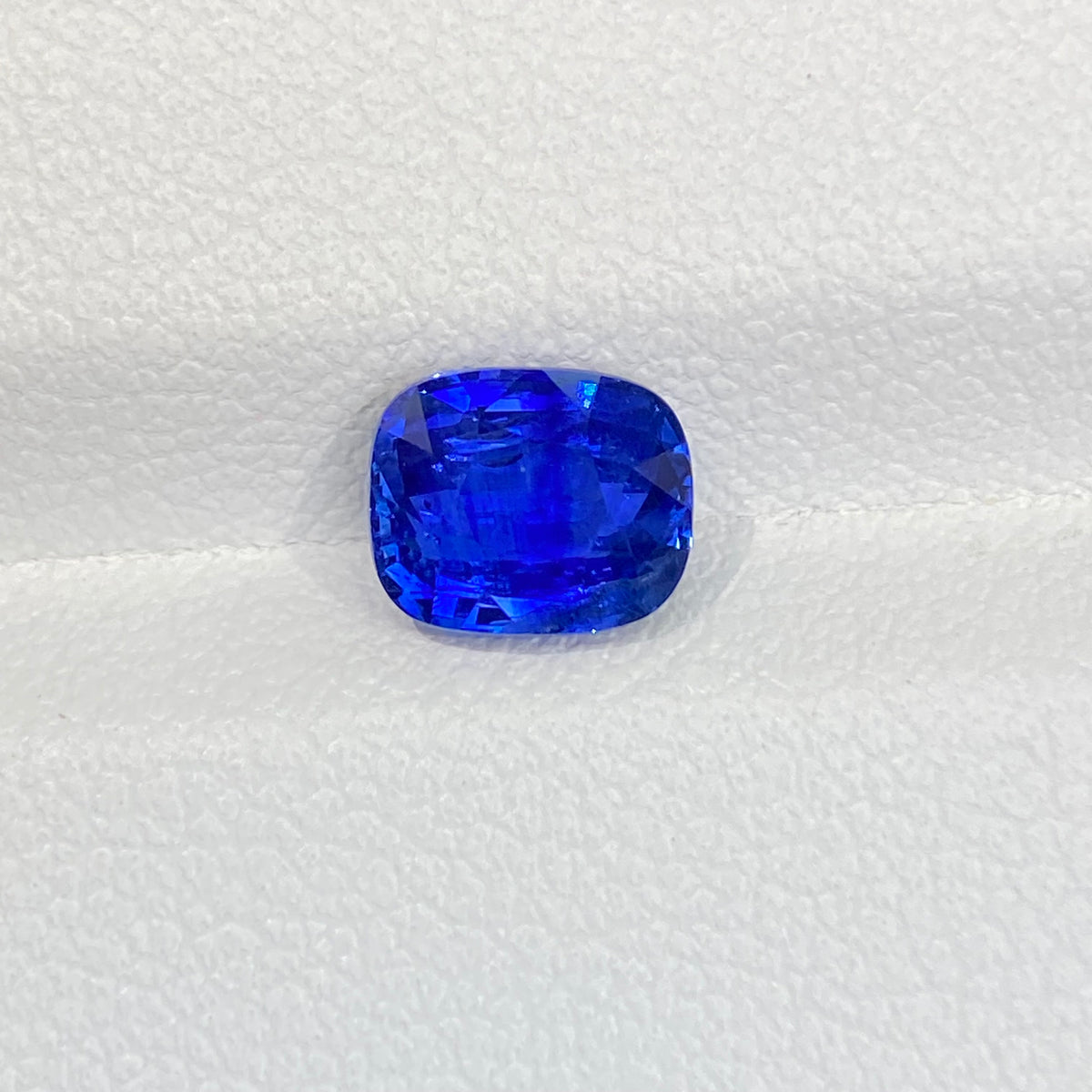 1.78ct 轻微丝绒感 矢车菊蓝宝石 有包裹体 瑕不掩瑜 颜色好