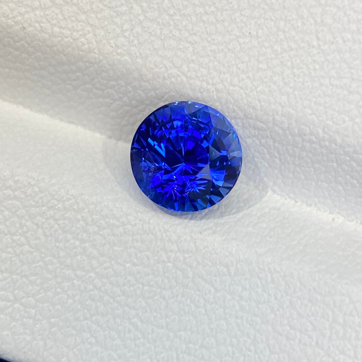 2.18ct 正圆形 皇家蓝 天然蓝宝石 GUILD认证