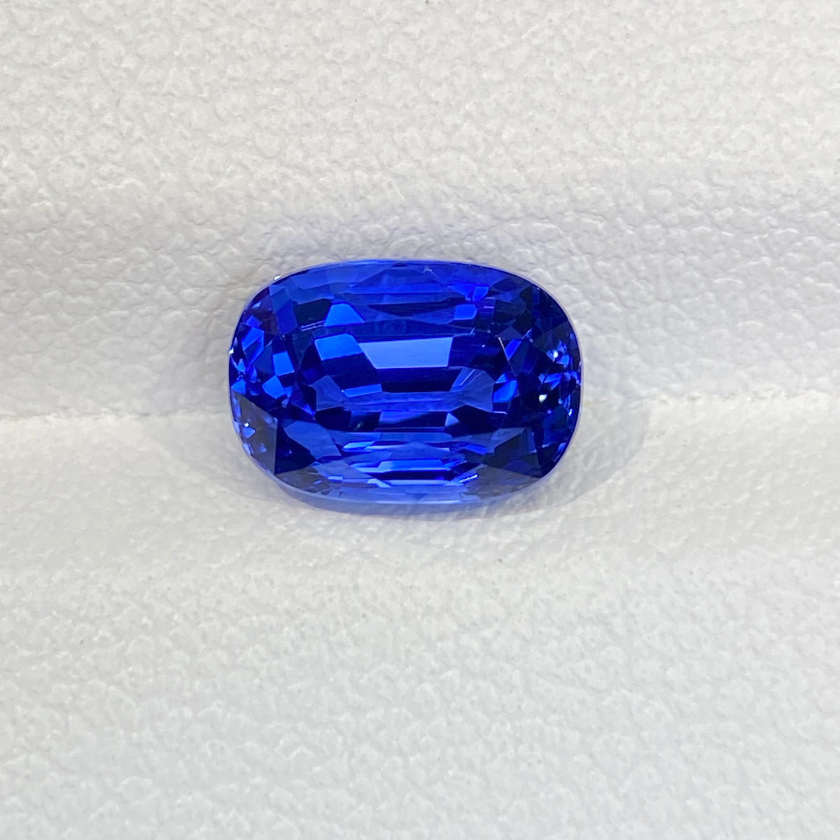 2.35ct 枕形 矢车菊 天然蓝宝石裸石 GUILD认证
