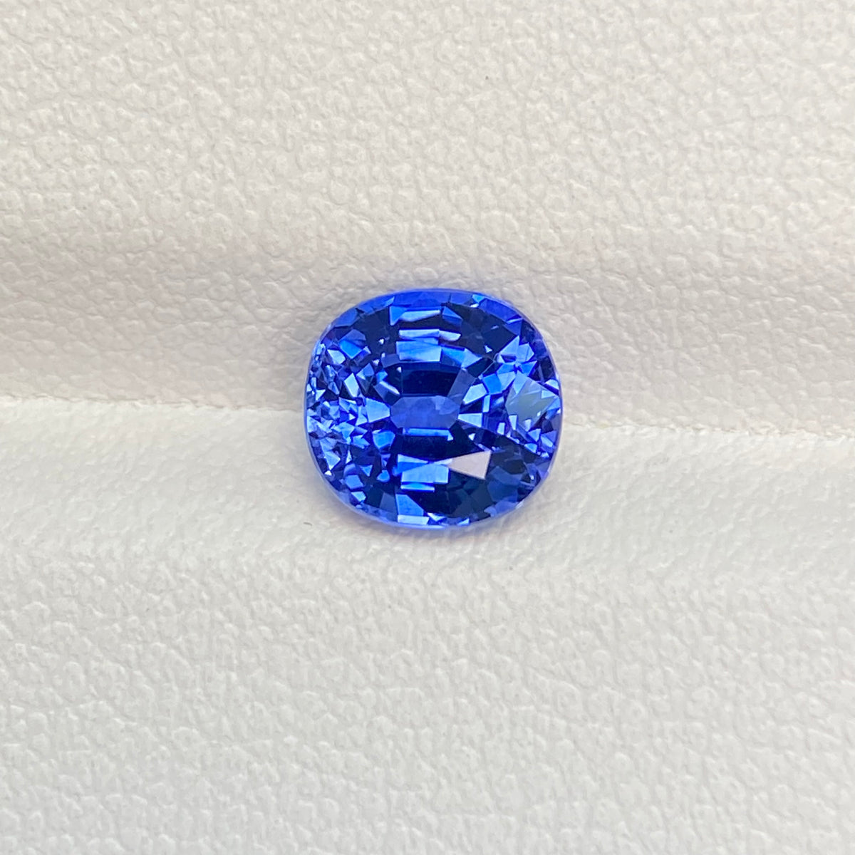 1.85ct 枕形 椭圆形 矢车菊 天然蓝宝石裸石 GUILD认证