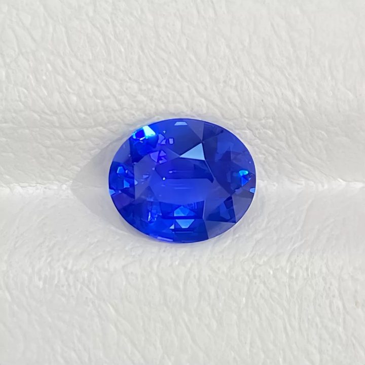 1.55ct 天然矢车菊蓝宝石裸石 天鹅绒 纯净