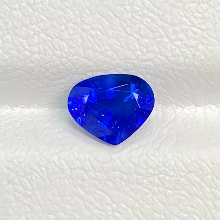 1.27ct 心形天然皇家蓝蓝宝石裸石 浓郁蓝+丝绒感