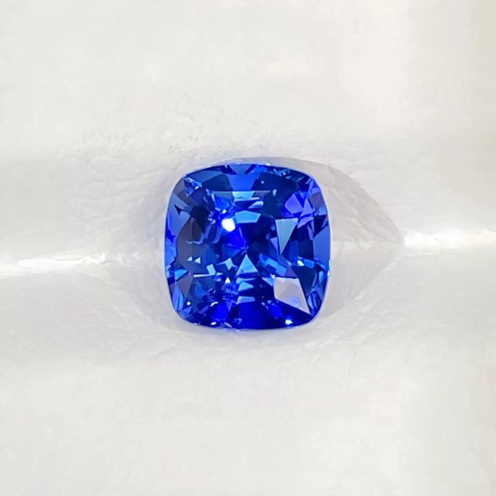 1.38ct 方形天然皇家蓝蓝宝石裸石 吉尔德VB评级